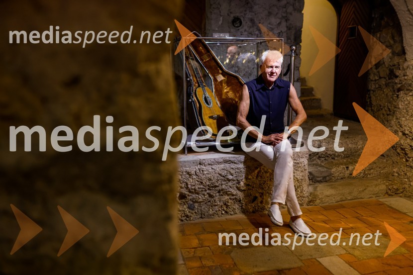  Andrej Šifrer, glasbenikAndrej Šifrer, 70 let-NIČ proti VEČnosti