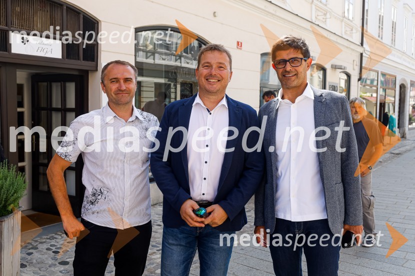  Klemen Malovrh, direktor, Zavod za turizem Kranj;  Tadej  Malovrh, župan, Velike Lašče;  Matjaž Rakovec, župan Mestne občine KranjAndrej Šifrer, 70 let-NIČ proti VEČnosti