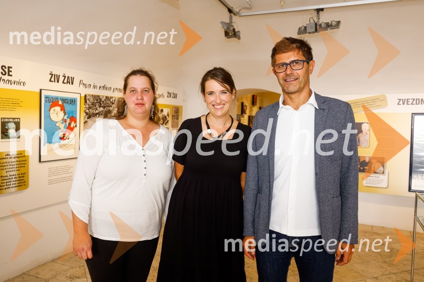  Tjaša Šoštarič, avtorica razstave NIČ proti VEČnosti, Gorenjski muzej;  Ana  Beno, avtorica razstave NIČ proti VEČnosti, Gorenjski muzej;  Matjaž Rakovec, župan Mestne občine KranjAndrej Šifrer, 70 let-NIČ proti VEČnosti