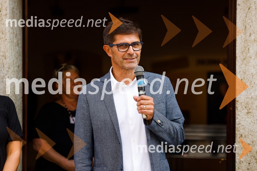  Matjaž Rakovec, župan Mestne občine KranjAndrej Šifrer, 70 let-NIČ proti VEČnosti