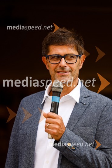  Matjaž Rakovec, župan Mestne občine KranjAndrej Šifrer, 70 let-NIČ proti VEČnosti