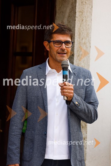  Matjaž Rakovec, župan Mestne občine KranjAndrej Šifrer, 70 let-NIČ proti VEČnosti