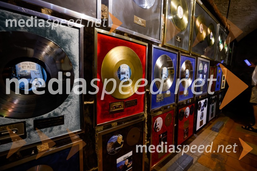 Andrej Šifrer, 70 let-NIČ proti VEČnosti