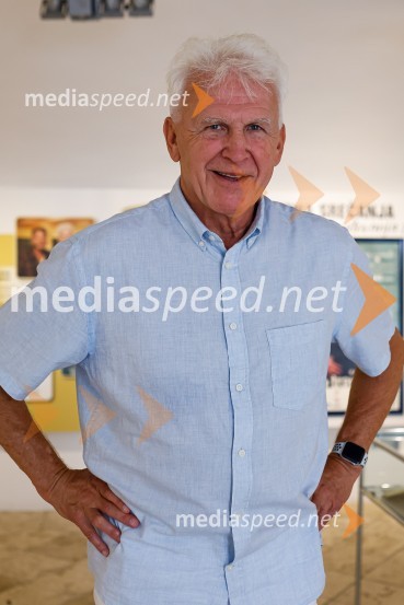  Andrej Šifrer, glasbenikAndrej Šifrer, 70 let-NIČ proti VEČnosti