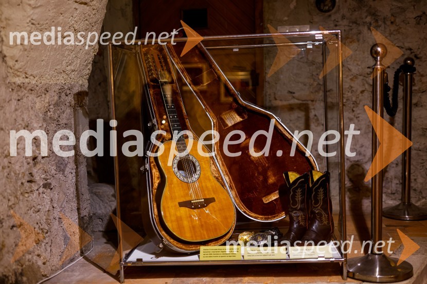 Andrej Šifrer, 70 let-NIČ proti VEČnosti