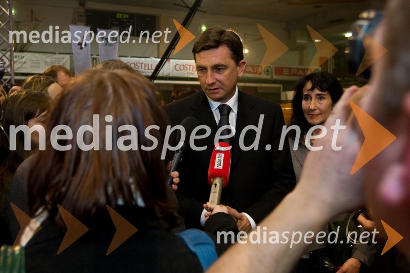 Borut Pahor, predsednik Vlade RS in novinarjiSlovenec leta 2008