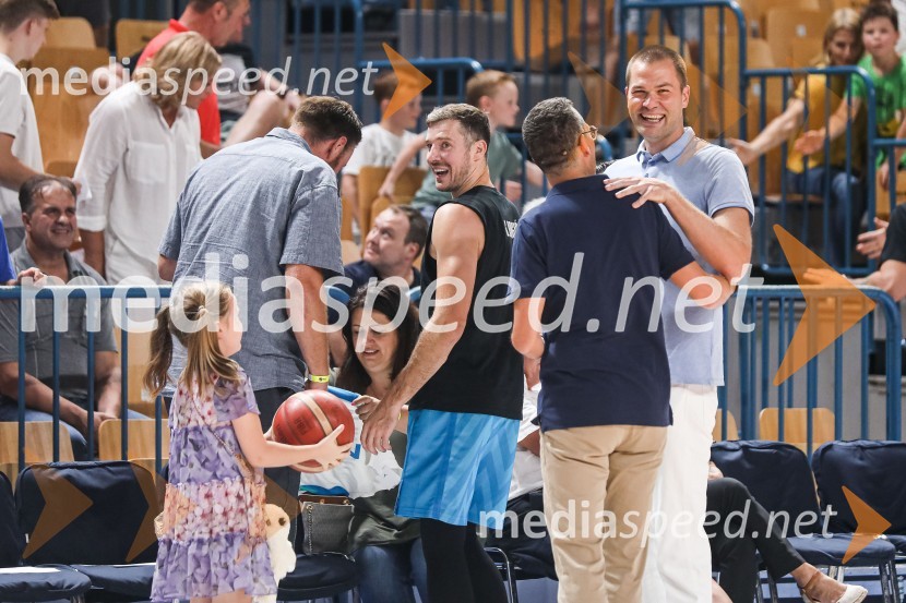  Matjaž Smodiš, nekdanji košarkar;  Goran Dragić, košarkar;  Gregor Brezovec, KZS;  Uroš Slokar, nekdanji košarkarKošarkarska tekma Slovenija - Estonija