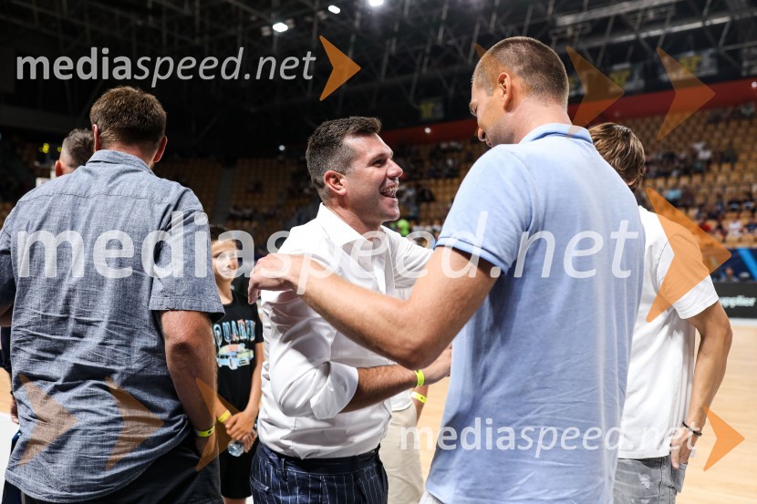  Sani  Bečirović, nekdanji košarkar;  Uroš Slokar, nekdanji košarkarKošarkarska tekma Slovenija - Estonija