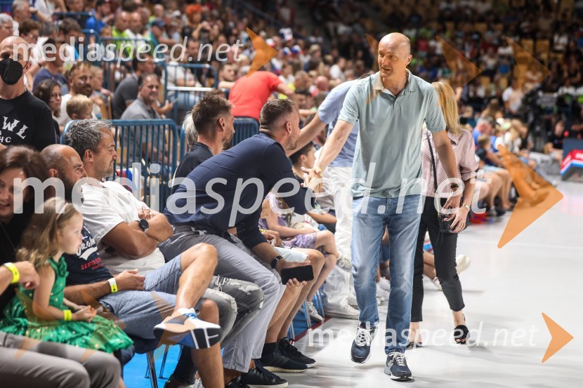  Saša  Zagorac, košarkar;  Jure Zdovc, košarkarski trenerKošarkarska tekma Slovenija - Estonija