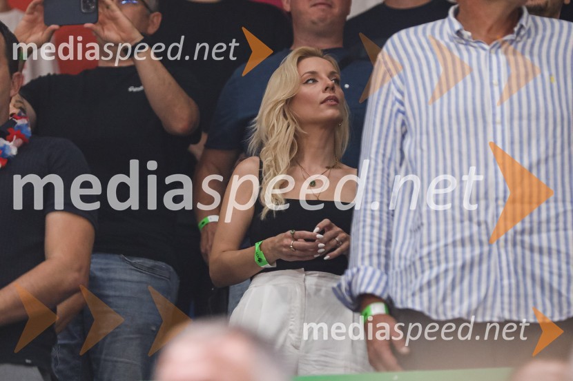  Jasna Vale, Instagram ikonaKošarkarska tekma Slovenija - Estonija