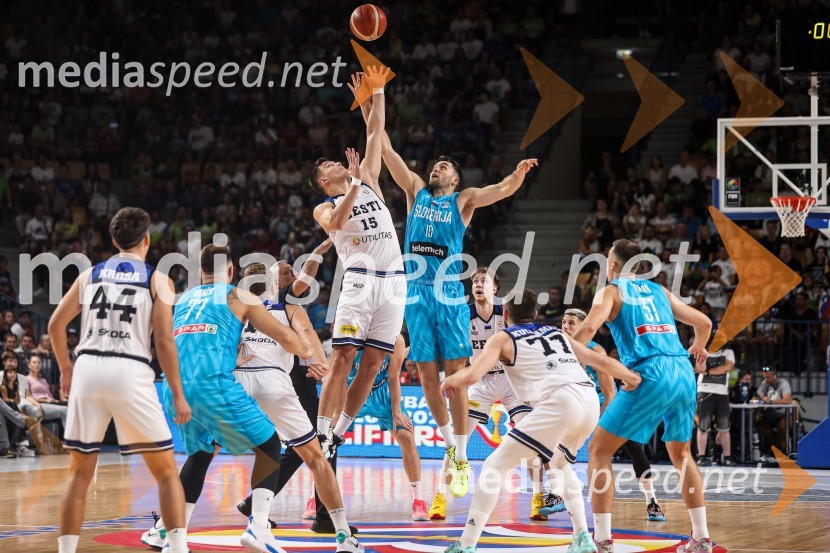  ... ;  Mike Tobey, košarkarKošarkarska tekma Slovenija - Estonija