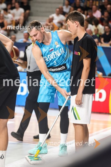  Goran Dragić, košarkar;  ... Košarkarska tekma Slovenija - Estonija