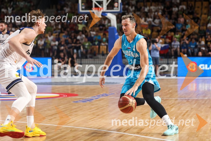  ... ;  Goran Dragić, košarkarKošarkarska tekma Slovenija - Estonija