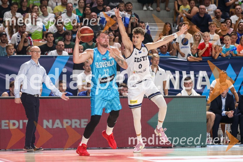  Luka  Dončić, košarkar;  ... Košarkarska tekma Slovenija - Estonija