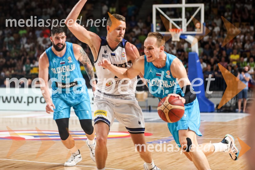  Žiga Dimec, košarkar;  ... ;  Klemen Prepelič, košarkarKošarkarska tekma Slovenija - Estonija
