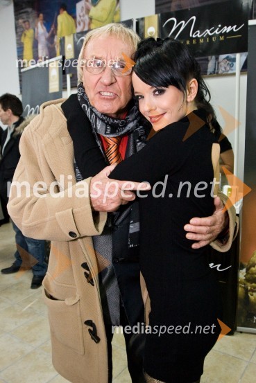 Tone Fornezzi Tof, novinar in častni Slovenec leta 2008 in Sabina Mali, pevka, Playboyevo dekle in Miss Hawaiian Tropic 2007Slovenec leta 2008