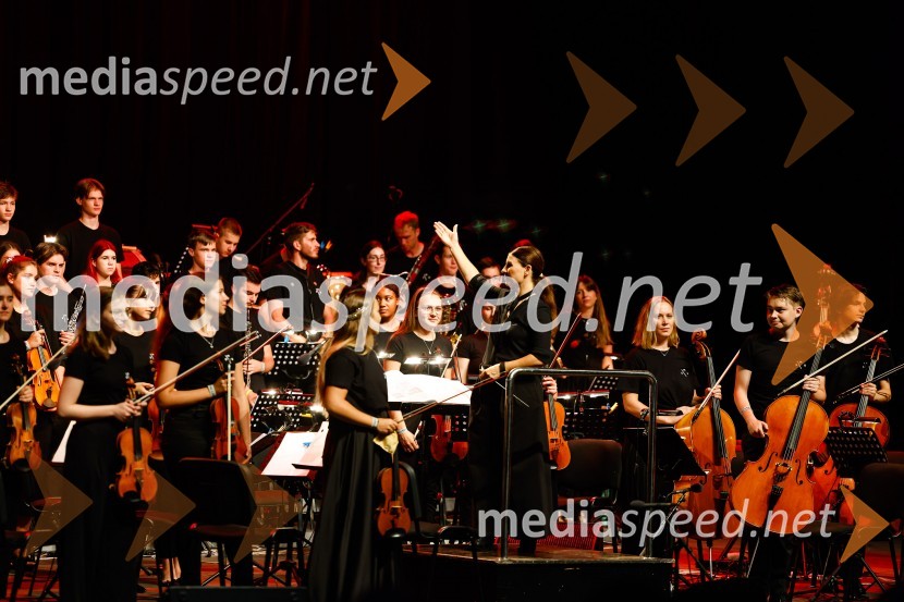  Živa Ploj Peršuh, dirigentkaSlovenski mladinski orkester, Festival Ljubljana 2022