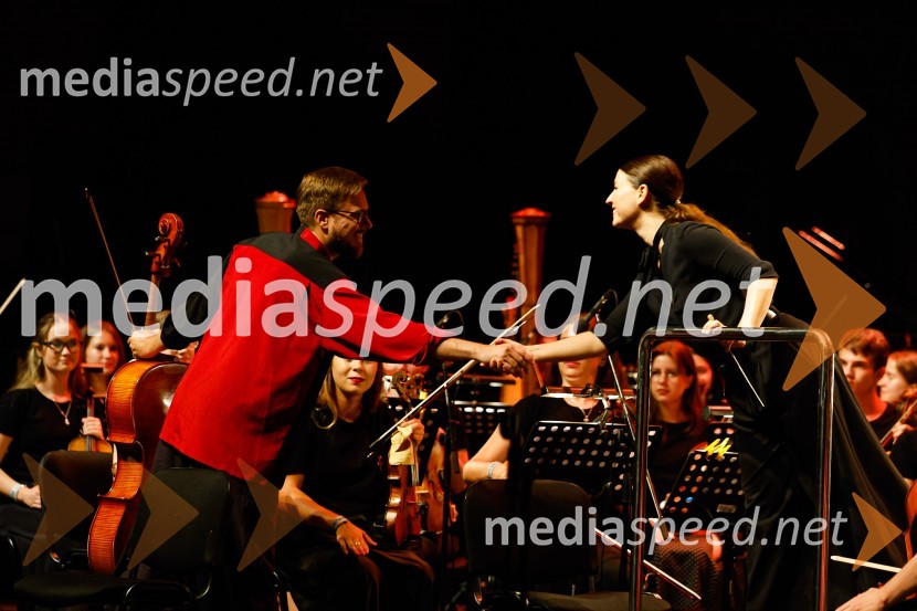  Kristjan  Krajnčan, bobni, violončelo;  Živa Ploj Peršuh, dirigentkaSlovenski mladinski orkester, Festival Ljubljana 2022