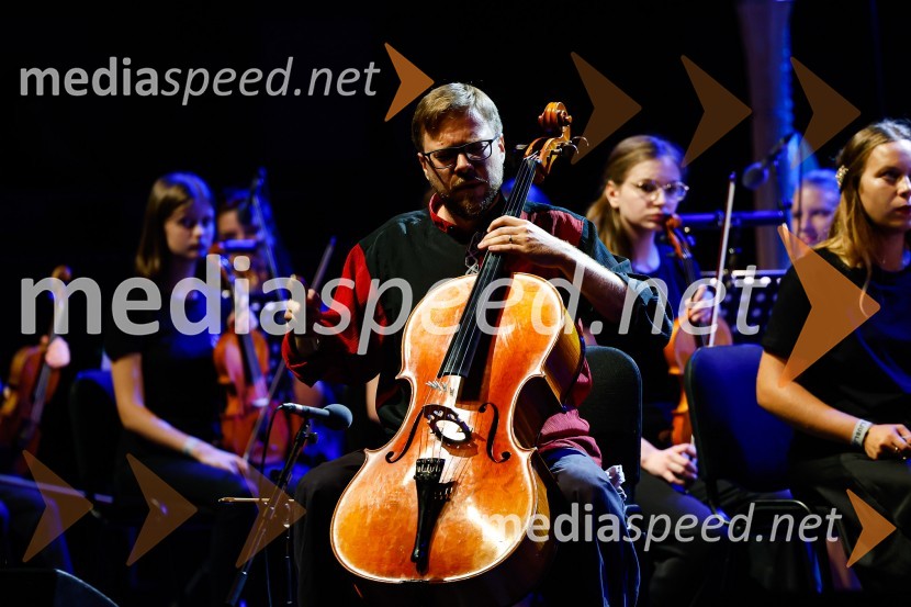  Kristjan  Krajnčan, bobni, violončeloSlovenski mladinski orkester, Festival Ljubljana 2022