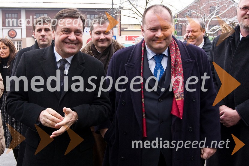 Zoran Jankovič, župan Ljubljane in Aleš Hauc, generalni direktor Pošte SlovenijePošta Slovenije, odprtje prenovljenih poslovnih prostorov pošte Ljubljana Moste