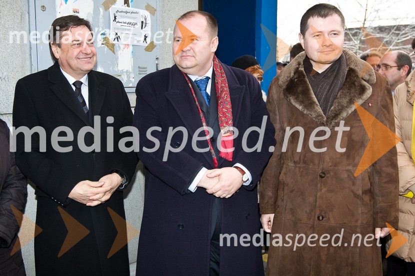 Zoran Janković, župan Ljubljane, Aleš Hauc, generalni direktor Pošte Slovenije in mag. Igor Marinič, namestnik generalnega direktorja Pošte SlovenijePošta Slovenije, odprtje prenovljenih poslovnih prostorov pošte Ljubljana Moste