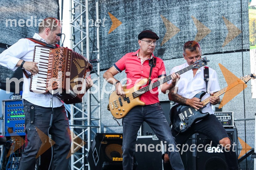  Jure Tori, glasbenik;  Mitja Tori, skupina Orlek;  Matej Fele, skupina OrlekSvetovno prvenstvo v odbojki 2022, Slovenija - Kamerun