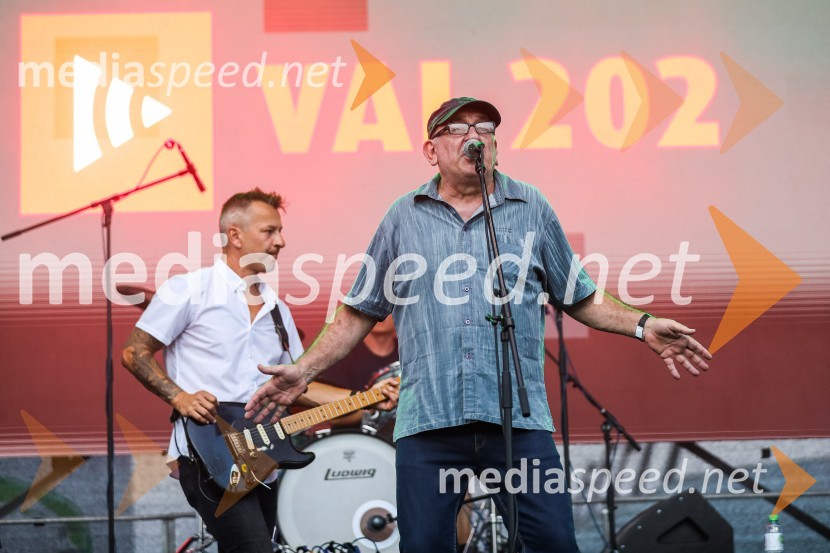  Matej Fele, skupina Orlek;  Vlado Poredoš, glasbenik, skupina OrlekSvetovno prvenstvo v odbojki 2022, Slovenija - Kamerun