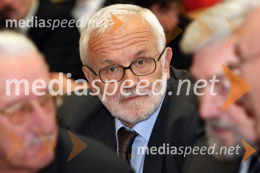 dr. Jože Mencinger, politik, pravnik, ekonomistUmrl je Jože Mencinger, ekonomist, pravnik in politik