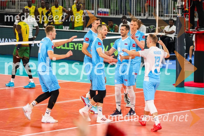  Rok  Možič, slovenski odbojkarski reprezentant ;  Jan  Kozamernik, odbojkar;  Tine  Urnaut, kapetan slovenske odbojkarske reprezentance;  Gregor  Ropret, odbojkar;  Tonček  Štern, odbojkar;  Jani Kovačič, odbojkarSvetovno prvenstvo v odbojki 2022, Slovenija - Kamerun