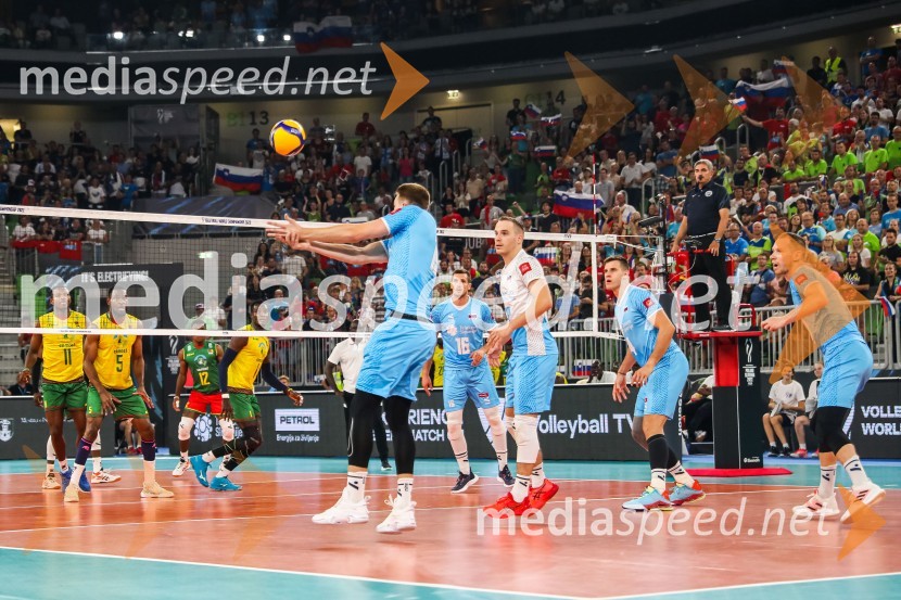  Rok  Možič, slovenski odbojkarski reprezentant ;  Gregor  Ropret, odbojkar;  Jani Kovačič, odbojkar;  Jan  Kozamernik, odbojkar;  Tine  Urnaut, kapetan slovenske odbojkarske reprezentanceSvetovno prvenstvo v odbojki 2022, Slovenija - Kamerun