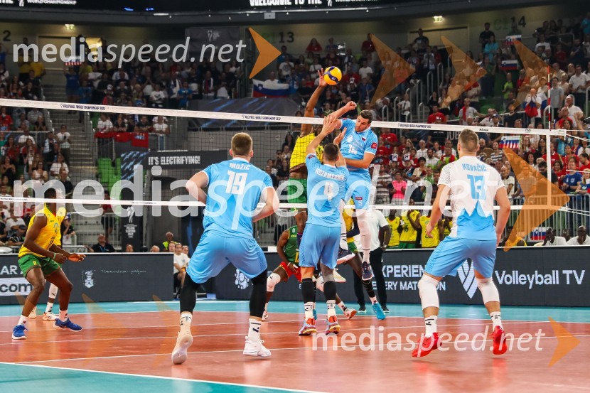  Rok  Možič, slovenski odbojkarski reprezentant ;  Jan  Kozamernik, odbojkar;  Gregor  Ropret, odbojkar;  Jani Kovačič, odbojkarSvetovno prvenstvo v odbojki 2022, Slovenija - Kamerun