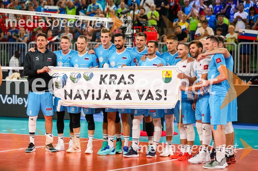  Dejan  Vinčić, odbojkar;  Rok  Možič, slovenski odbojkarski reprezentant ;  Tine  Urnaut, kapetan slovenske odbojkarske reprezentance;  Sašo  Štalekar, odbojkar;  Mitja Gasparini   , odbojkar;  Jan  Kozamernik, odbojkar;  Gregor  Ropret, odbojkar;  Klemen Čebulj, odbojkar;  Jani Kovačič, odbojkar;  Jan  Klobučar, odbojkar;  Tonček  Štern, odbojkarSvetovno prvenstvo v odbojki 2022, Slovenija - Kamerun