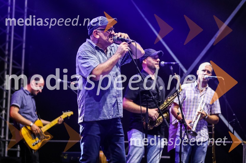  Vlado Poredoš, glasbenik, skupina Orlek;  Jan Adamek, glasbena skupina Orlek;  Kristjan Adamilje, skupina OrlekSvetovno prvenstvo v odbojki 2022, Slovenija - Kamerun