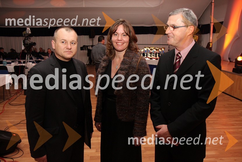 Franc Kangler, župan Maribora, Tina Križan, nekdanja tenisačica in Leopold Kremžar, predsednik Športne zveze Maribor 
 







 
Izbor športnik Maribora 2008