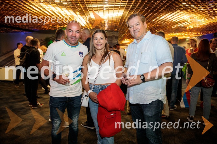  Dejan Zavec, nekdanji boksar;  Tina Trstenjak, judoistka;   Igor Papič, minister za izobraževanje, znanost in športSvetovno prvenstvo v odbojki 2022, Slovenija - Francija