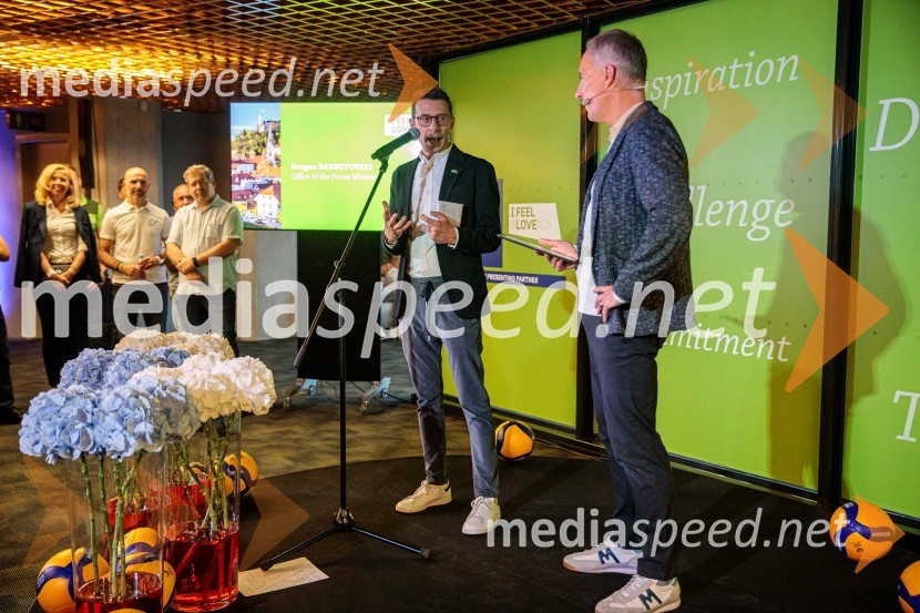  Dragan Barbutovski, Dragan Barbutovski, direktor, Urad vlade za komuniciranje (UKOM);  Igor Evgen Bergant, novinar in TV voditeljSvetovno prvenstvo v odbojki 2022, Slovenija - Francija