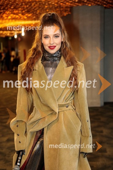  Maja Keuc, pevka, AmayaSvetovno prvenstvo v odbojki 2022, Slovenija - Francija