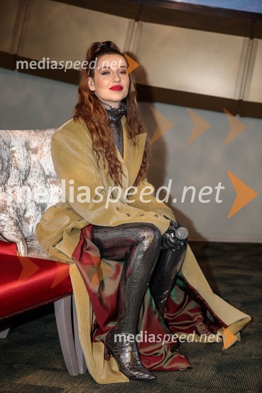  Maja Keuc, pevka, AmayaSvetovno prvenstvo v odbojki 2022, Slovenija - Francija