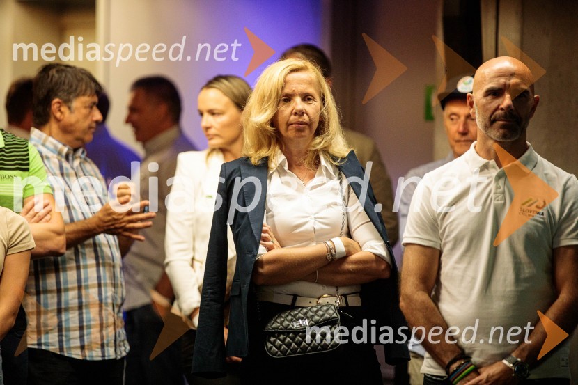 mag. Tatjana  Bobnar, ministrica za notranje zadeve;  Pavel Marđonović, predsednik kolesarske zveze SlovenijaSvetovno prvenstvo v odbojki 2022, Slovenija - Francija