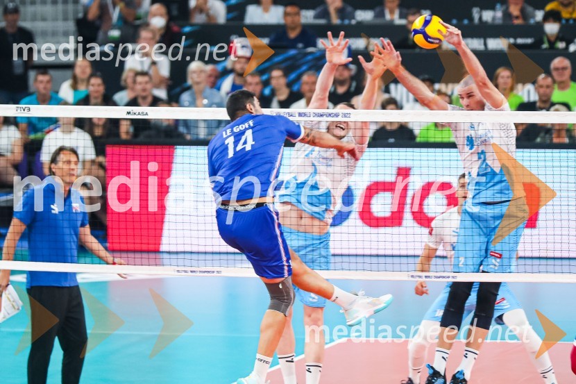  ... ;  ... ;  Alen  Pajenk  , odbojkarSvetovno prvenstvo v odbojki 2022, Slovenija - Francija