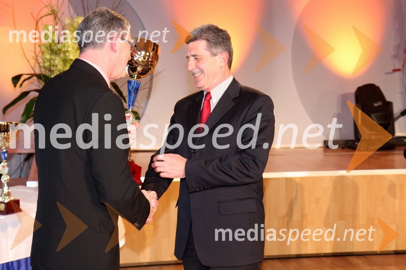Leopold Kremžar, predsednik Športne zveze Maribor in Drago Cotar, predsednik uprave Zavarovalnice Maribor 
 



 



 

 




 







 
Izbor športnik Maribora 2008