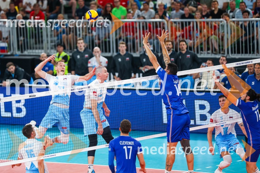  Tine  Urnaut, kapetan slovenske odbojkarske reprezentance;  Alen  Pajenk  , odbojkar;  ... ;  ... ;  Klemen Čebulj, odbojkar;  ... Svetovno prvenstvo v odbojki 2022, Slovenija - Francija