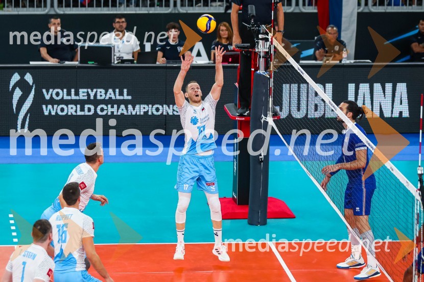  Gregor  Ropret, odbojkar;  Jan  Kozamernik, odbojkar;  Tine  Urnaut, kapetan slovenske odbojkarske reprezentanceSvetovno prvenstvo v odbojki 2022, Slovenija - Francija
