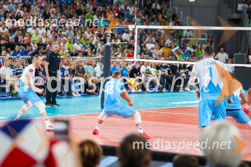  Tine  Urnaut, kapetan slovenske odbojkarske reprezentance;  Jani Kovačič, odbojkar;  Tonček  Štern, odbojkarSvetovno prvenstvo v odbojki 2022, Slovenija - Francija