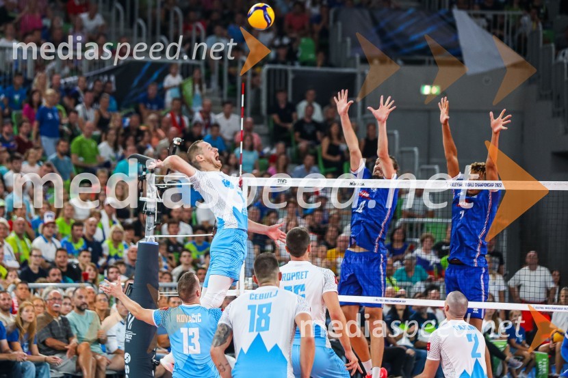  Tine  Urnaut, kapetan slovenske odbojkarske reprezentance;  ... Svetovno prvenstvo v odbojki 2022, Slovenija - Francija