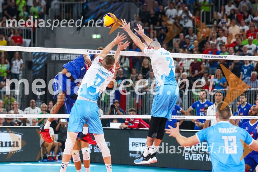  Tine  Urnaut, kapetan slovenske odbojkarske reprezentance;  Alen  Pajenk  , odbojkar;  Jani Kovačič, odbojkarSvetovno prvenstvo v odbojki 2022, Slovenija - Francija