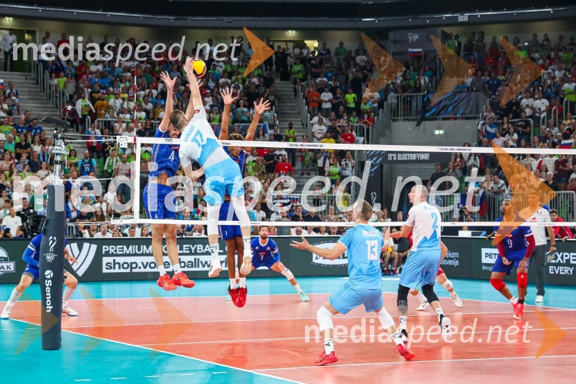  Tine  Urnaut, kapetan slovenske odbojkarske reprezentance;  Jani Kovačič, odbojkar;  Alen  Pajenk  , odbojkarSvetovno prvenstvo v odbojki 2022, Slovenija - Francija