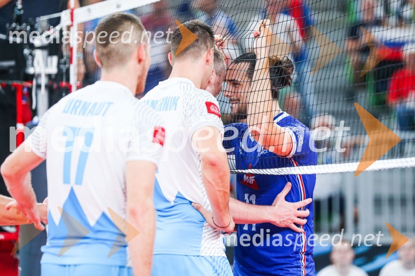  Tine  Urnaut, kapetan slovenske odbojkarske reprezentance;  Jan  Kozamernik, odbojkar;  ... Svetovno prvenstvo v odbojki 2022, Slovenija - Francija