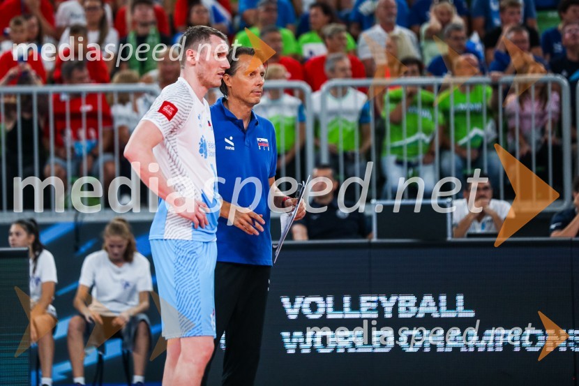  Tonček  Štern, odbojkar;  Gheorghe Crețu, trener odbojkarske reprezentance SlovenijeSvetovno prvenstvo v odbojki 2022, Slovenija - Francija