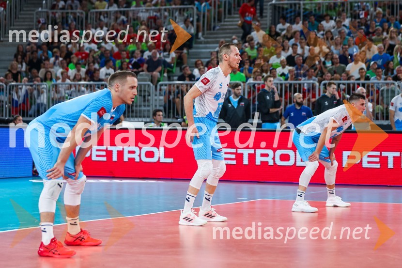  Jani Kovačič, odbojkar;  Tine  Urnaut, kapetan slovenske odbojkarske reprezentance;  Klemen Čebulj, odbojkarSvetovno prvenstvo v odbojki 2022, Slovenija - Francija